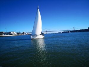 1 Hour Private - Lisbon: Sailing Tour With Wine and History - Meeting at Doca de Santo Amaro: how to avoid the stress
