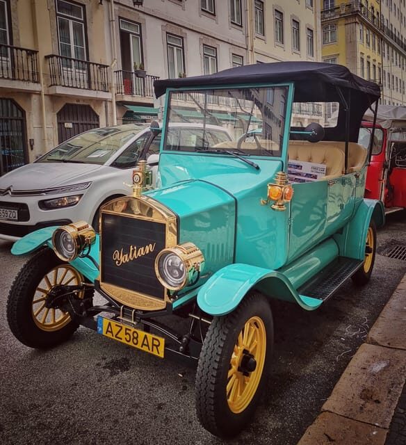 Antique Car Tour - Portas do Sol and the Art of Getting Great Photos in the Hills