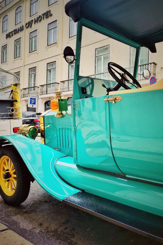 Antique Car Tour - Chiado’s Bohemian Side and Cais do Sodré’s Pink Street
