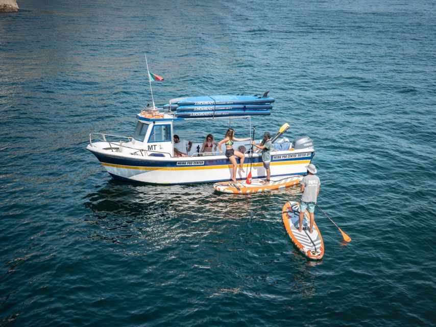 Arrábida: Boat tour along the heart of Sesimbra - Guide and captain energy: the difference between a trip and a story