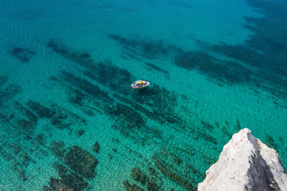 Arrábida: Boat tour along the heart of Sesimbra - What to pack for a 3.5-hour coast day