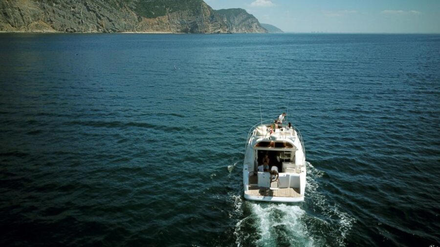 Arrábida Full-Day Yacht Tour from Lisbon - What to Bring (and How to Stay Comfortable When Conditions Shift)