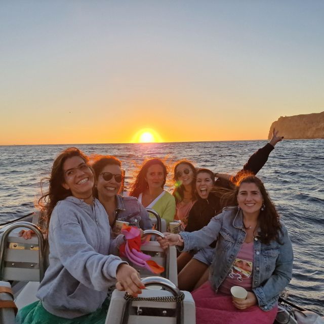 Arrábida Natural Park/Sesimbra: Sunset on Board with drinks - Starting at Clube Naval de Sesimbra: the calm before the ride