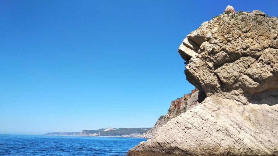 Arrábida - Sesimbra: Boat Tour Mysteries of Cape Espichel - Forte de São Domingos da Baralha: history seen from the water