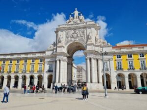 Audio Guide City Walk Lisbon for Cruise Guests - From the cruise terminal to Igreja de Santa Engrácia: the walk’s big opener