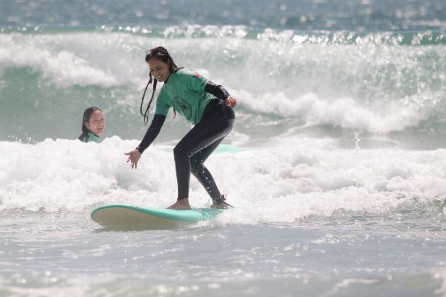 Aulas de Surf/Surf Lesson - Lisboa - Hard Rock Cafe pickup: start your surf day with zero fuss