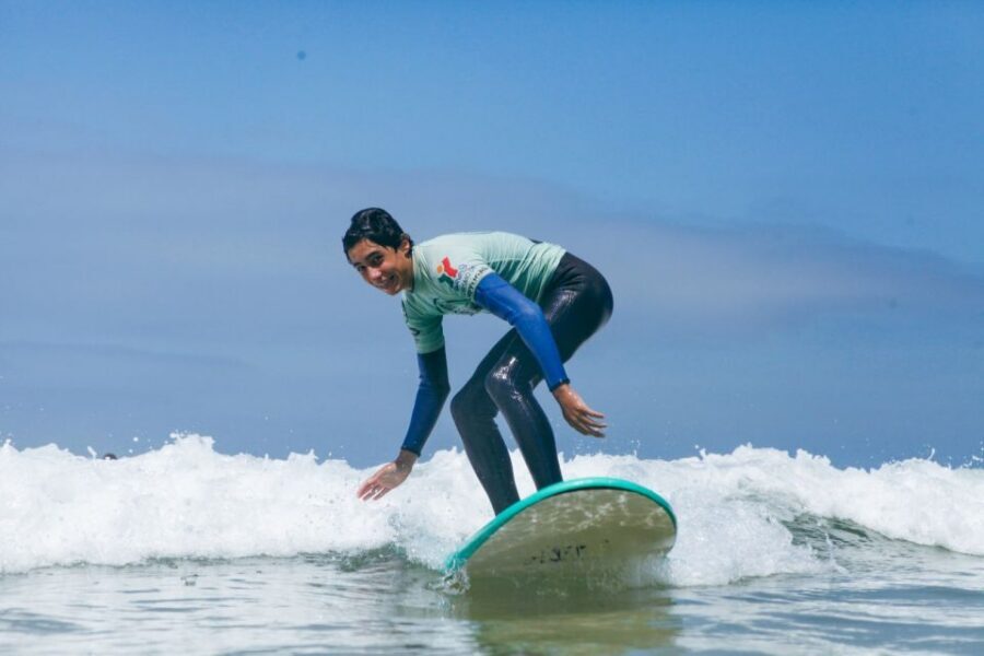 Aulas de Surf/Surf Lesson - Lisboa - Beginner-friendly surfing with real attention