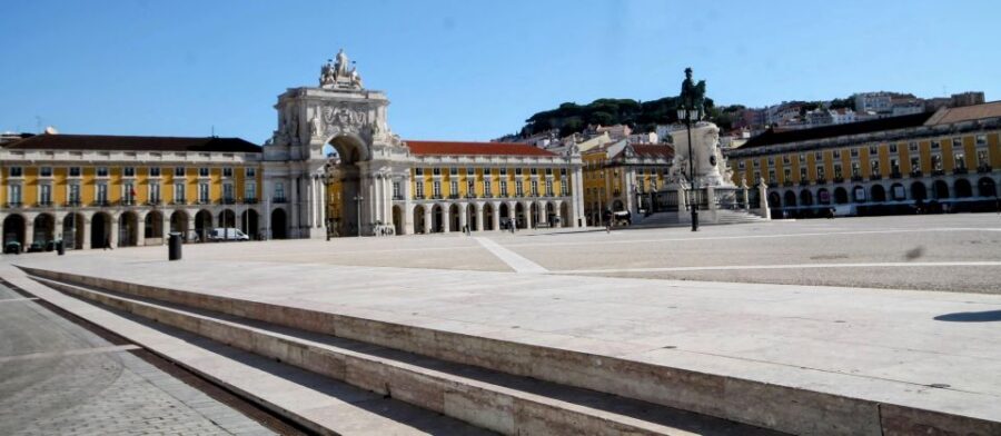 Chaparru's Lisbon Essentials 5 H Tuk Tuk Tour - Electric Tuk Tuk in Lisbon: easy angles, eco-friendly cruising