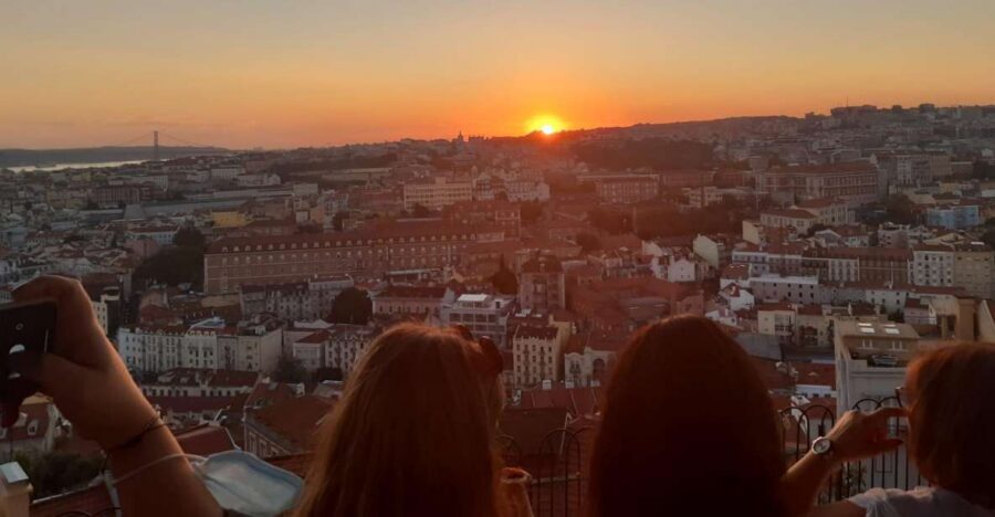 Chaparru's Lisbon Essentials 5 H Tuk Tuk Tour - Lisbon Old Town: viewpoints and emblematic streets without wasting time
