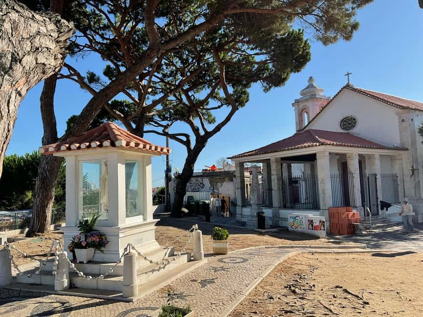 Chaparru's Tours_Lisbon:2-hour sightseeing tour by TukTuk - 2 Hours on Electric Wheels: the pace that fits Lisbon