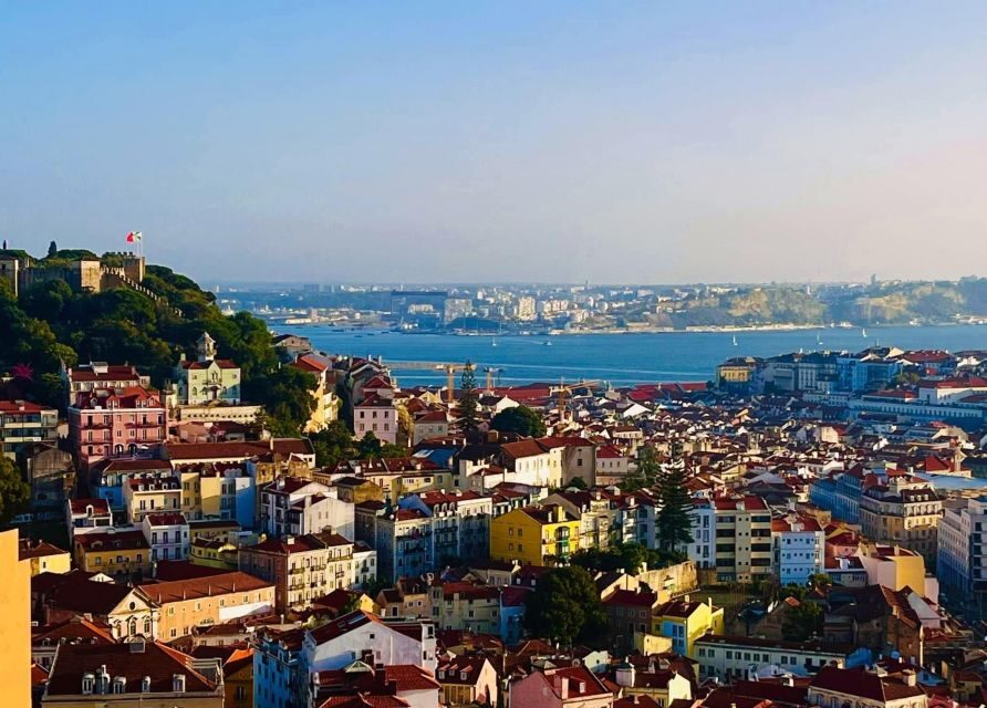 Chaparru's Tours_Lisbon:2-hour sightseeing tour by TukTuk - Alfama and Graça: viewpoints that explain the city’s shape