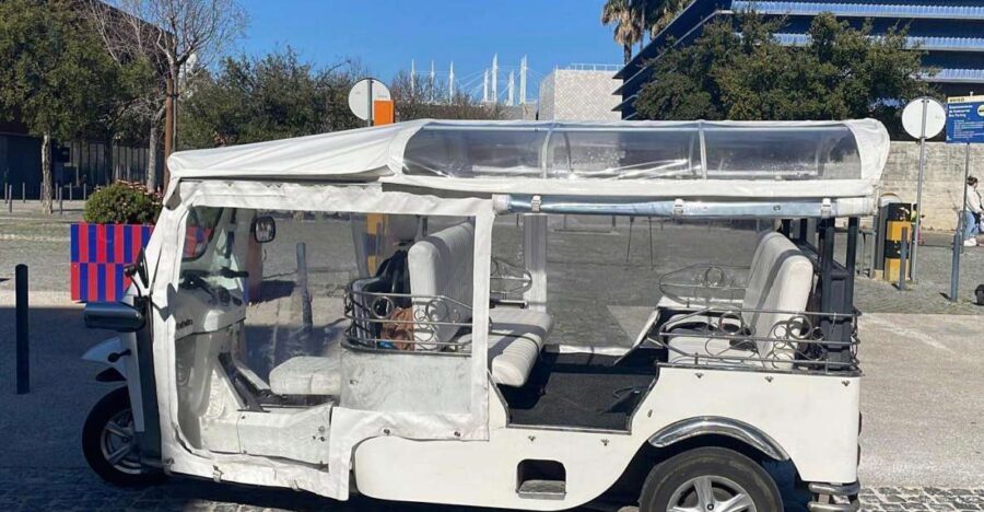 Chaparru's Tours_Lisbon:2-hour sightseeing tour by TukTuk - A guide who turns directions into understanding