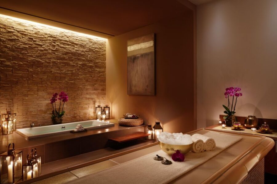 Corinthia Signature Massage at The Spa - The 50-minute full-body massage: ESPA aromatic oils in practice