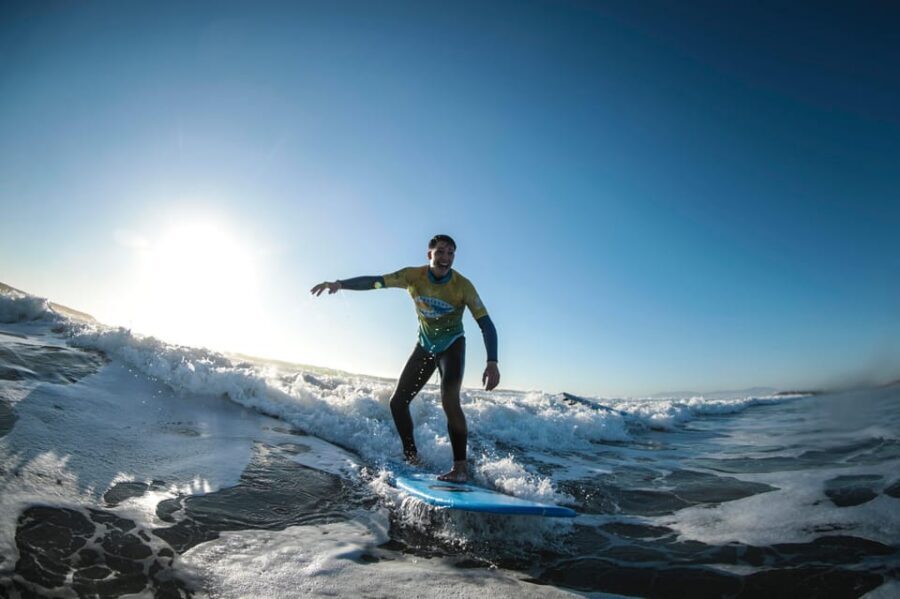 Costa da Caparica: Sunset Surf Lesson - Gear and Wetsuit Setup: What’s Included and What You Should Bring