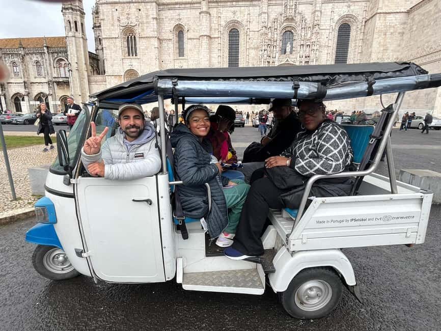 Discover beautiful Lisbon aboard a tuk tuk - Alfama and Graça: old neighborhoods and good viewpoints without the marathon