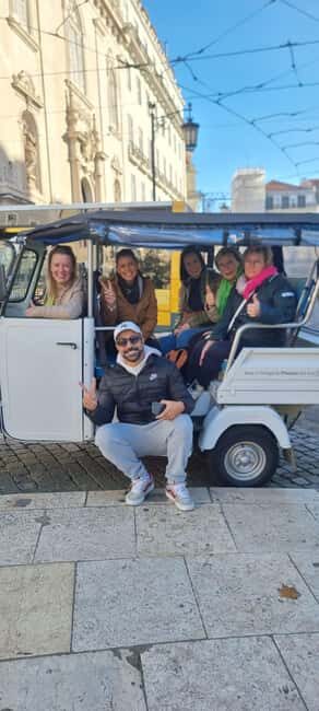 Discover beautiful Lisbon aboard a tuk tuk - Pickup and a private group: how the tour stays flexible