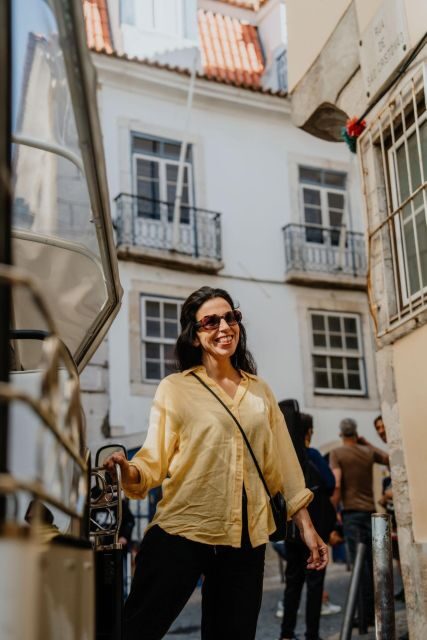 Discover Lisbon 4h Tuk Tuk - Key things that make this tuk-tuk tour work
