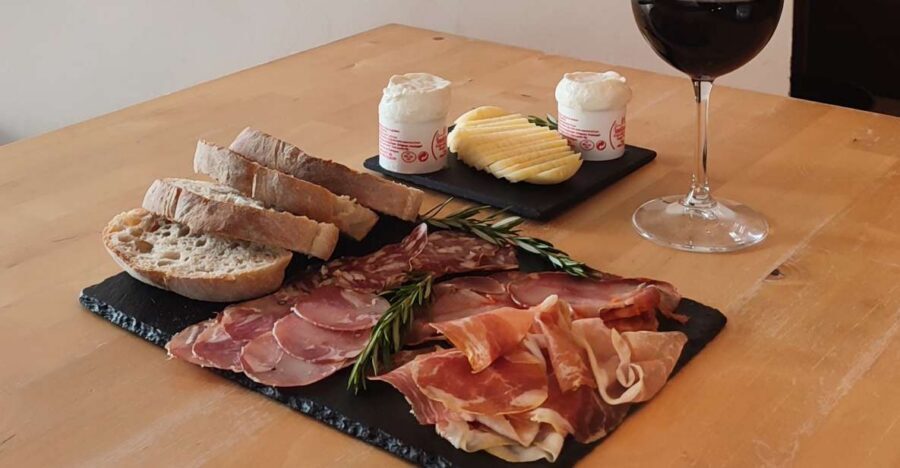 Ericeira Private Tour: 10 Tastings Food Tour - Coffee and ouriço: the start that tastes like arrival