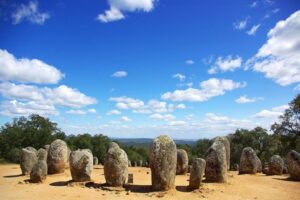 Évora and Megaliths Full-Day Tour from Lisbon - Cromeleque dos Almendres: standing stones and sky math