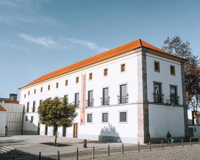 Évora: Flexible Walking Tour in Historic Center - Cathedral area and panoramic terrace views: a medieval high point