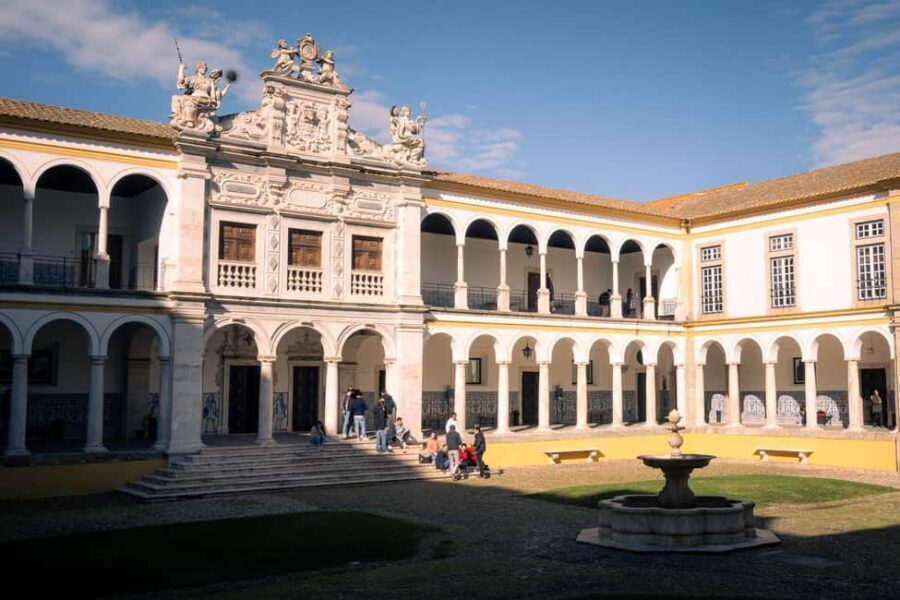 Évora: Flexible Walking Tour in Historic Center - Rua do Cano and the Água de Prata Aqueduct: a Roman-flavored warm-up