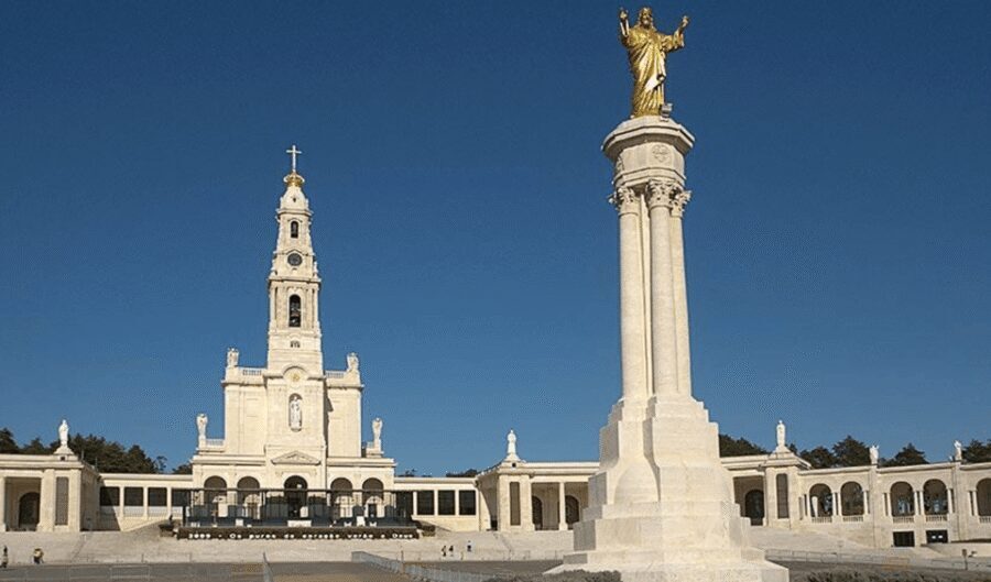 Fatima, Batalha, Nazaré and Óbidos: Private Full Day Tour - Fátima Sanctuary and Aljustrel: Where the Story Starts