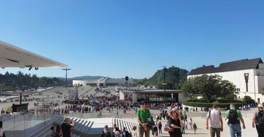 FATIMA FULL DAY PRIVATE TOUR FROM LISBOA - Fátima Luz e Paz museum: tunnel, film, and real objects