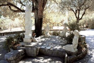 Fátima: Sanctuary and Aljustrel Village, Private Guided Tour - Chapel of the Apparitions: The 1917 Story, Set in Stillness
