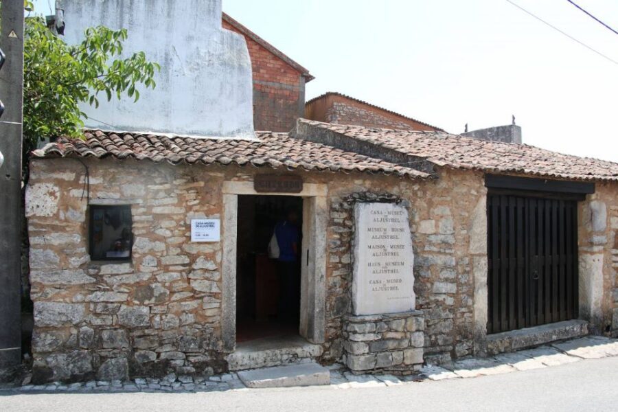 Fatima Spiritual Full Day Private Tour from Lisbon - Interactive Wax Museum: A Visual Way to Connect the Dots