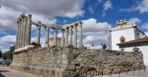 From Lisboa: Evora and Monsaraz Full-Day Tour - Évora’s Roman Temple: a fast stop with a big payoff