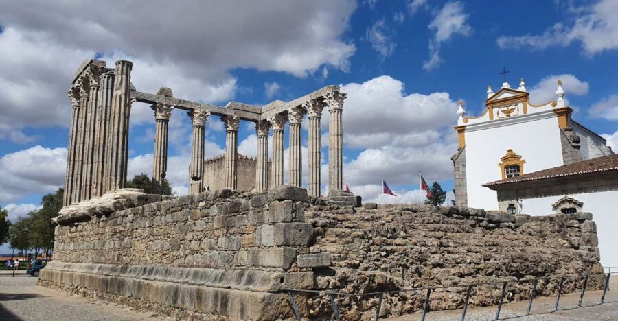From Lisboa: Evora and Monsaraz Full-Day Tour - Évora’s Roman Temple: a fast stop with a big payoff