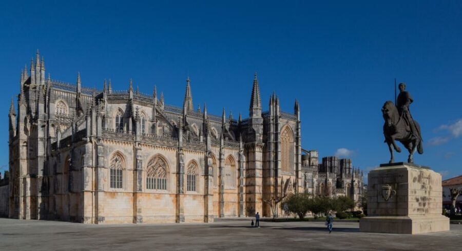 From Lisboa: Fatima, Nazare, Obidos & Batalha Full Day Tour - A Traditional Lunch Break That Keeps the Day Human