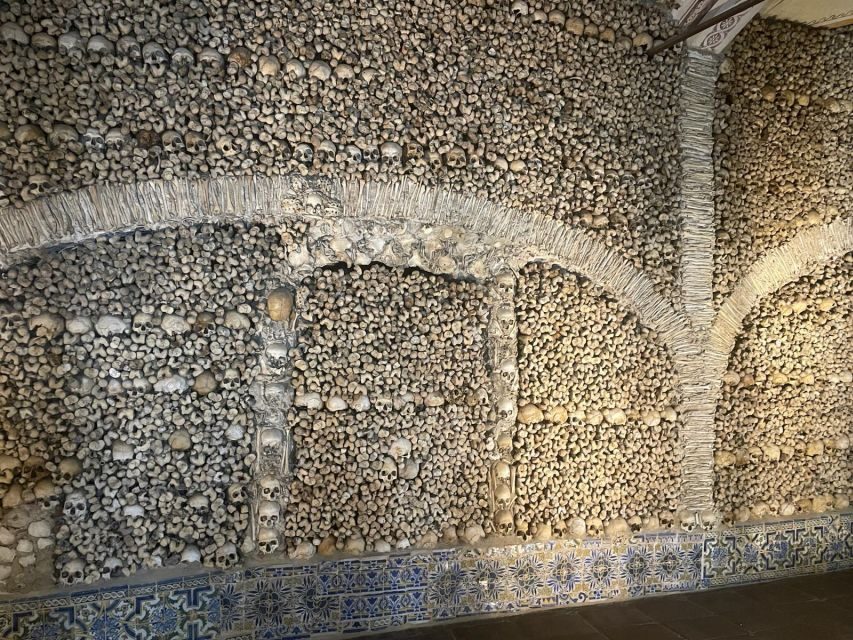 From Lisbon: Évora, Chapel of Bones, & Roman Temple Tour - Cathedral of Évora: the guided layer that makes the stones make sense