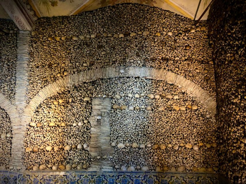 From Lisbon: Évora City Private Tour - Lunch and Shopping Time: Plan for Your Own Meal Budget