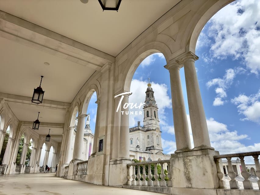 From Lisbon: Fátima, Batalha, Nazaré, & Óbidos. Private Tour - Lisbon pick-up zones and the driver handoff that actually works
