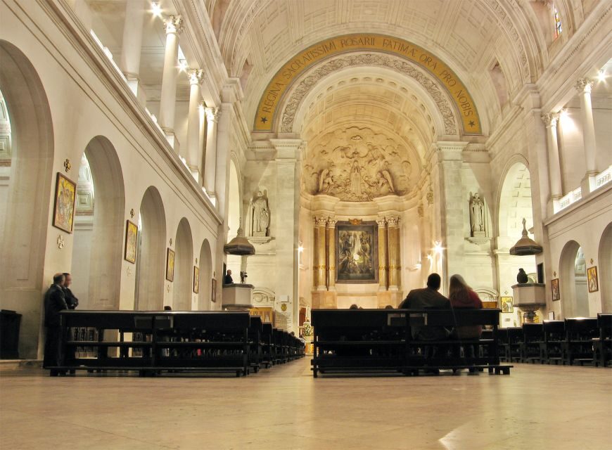 From Lisbon: Fátima, Nazaré, Batalha, and Óbidos Guided Tour - Lunch in Nazaré: Convenience vs. How Much Time You’ll Want