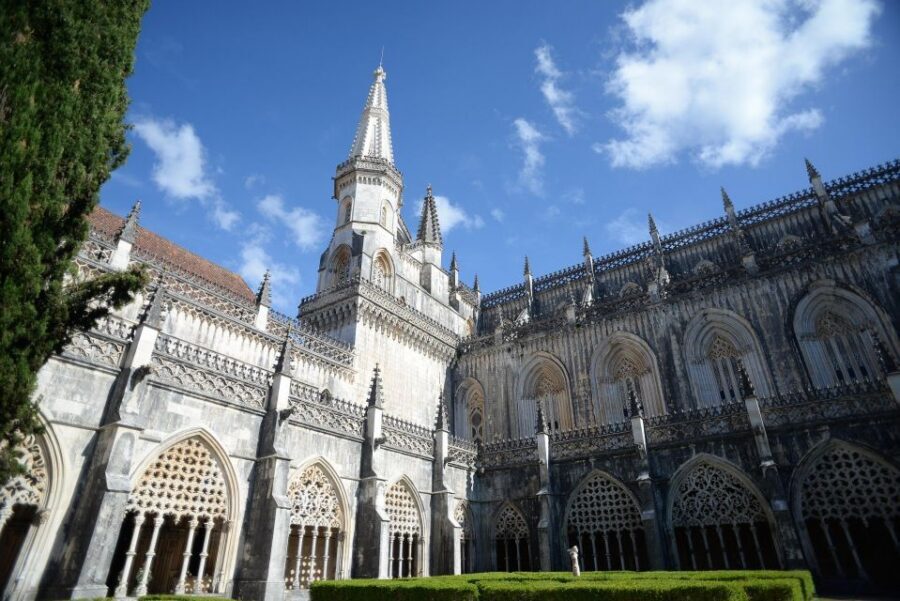 From Lisbon: Fatima, Nazaré, Batalha and Óbidos Tour - Why This Lisbon to Fátima–Nazaré–Batalha–Óbidos Route Works