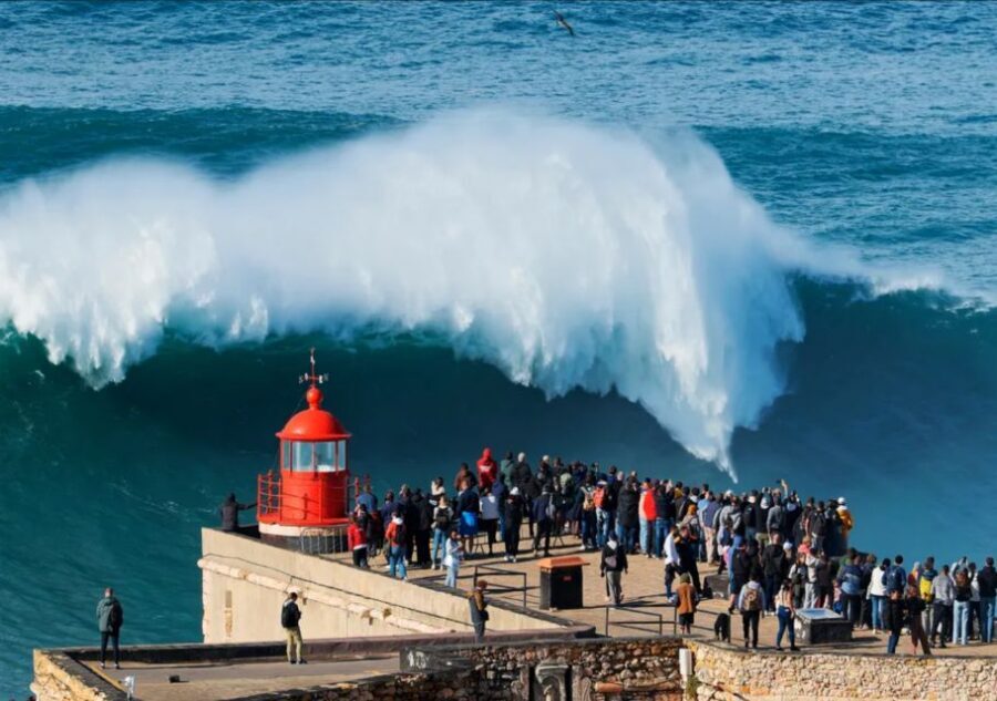 From Lisbon: Fatima, Nazaré, Batalha and Óbidos Tour - Nazaré: Giant Waves, Maritime Streets, and Easy Photo Stops