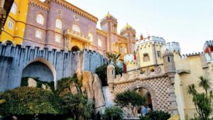 From Lisbon: Half-Day Sintra Tour - Getting from Lisbon in comfort, not in chaos