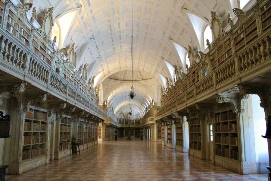From Lisbon: Óbidos and Mafra Palace Private Tour - If Mafra closes: how this tour can still save your day