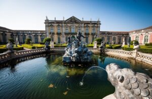 From Lisbon or Cascais: Mafra, Ericeira, and Queluz Day Tour - Ericeira’s cliffs and cobblestones: time for seafood, not just sightseeing