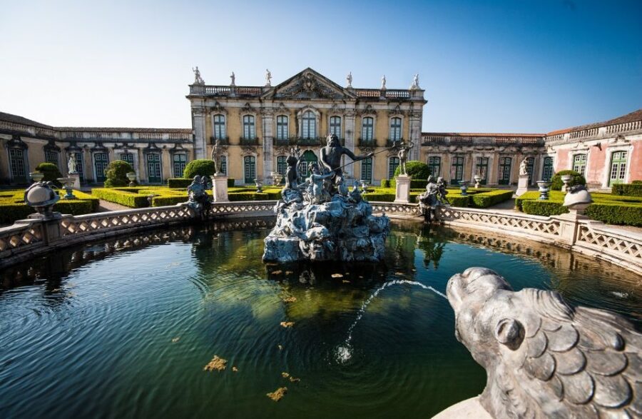 From Lisbon or Cascais: Mafra, Ericeira, and Queluz Day Tour - Ericeira’s cliffs and cobblestones: time for seafood, not just sightseeing