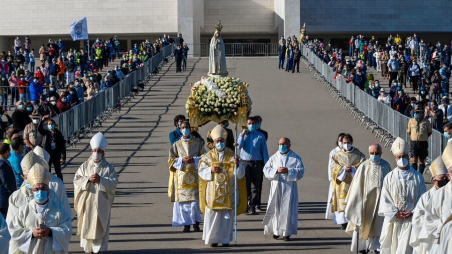 From Lisbon: Private Sanctuary of Fátima Half-Day Trip - Where the Popes Attended Masses: John Paul II, Benedict XVI, and Francis