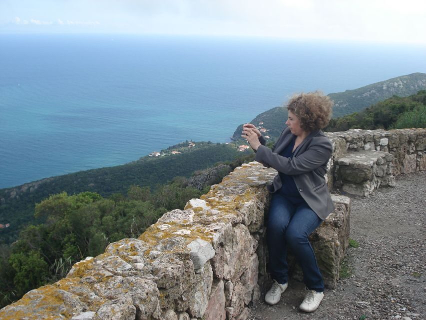 From Lisbon: Private Scenic Wine Tour in Arrabida - Sesimbra morning: Porto Abrigo and the coastline vibe
