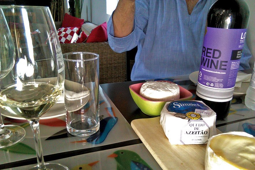 From Lisbon: Private Scenic Wine Tour in Arrabida - Setúbal afternoon: from mountain roads to Livramento Market energy