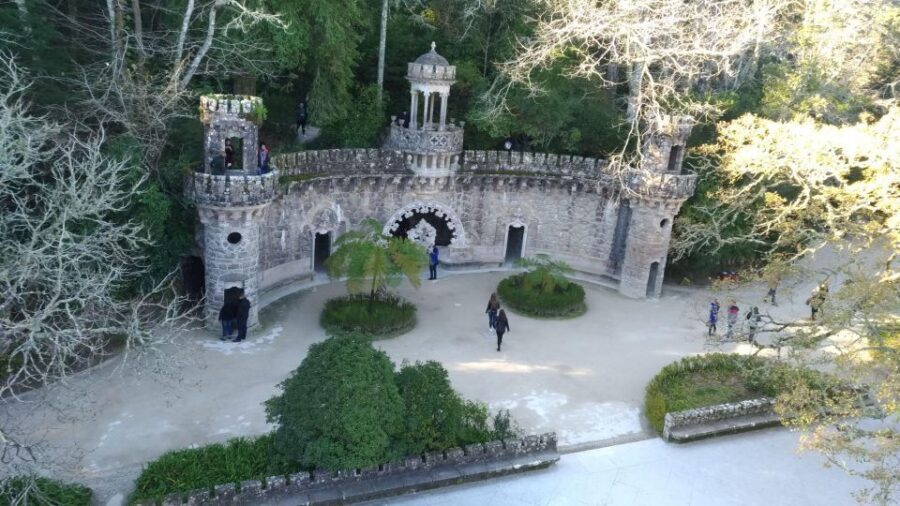 From Lisbon: Sintra Private Tour Full-Day in a Premium Car - Jorge’s guiding style and the small comfort upgrades