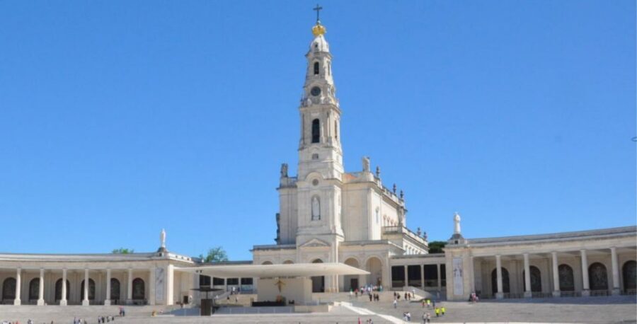 From Lisbon: Tour to Fátima, Batalha, Nazaré and Óbidos - Key Things That Make This Tour Work