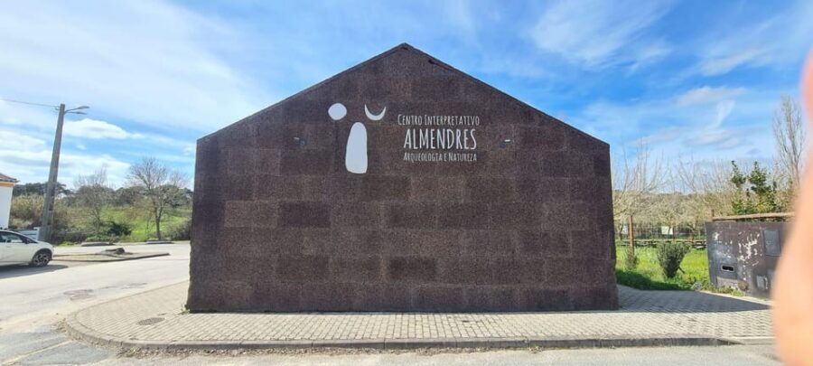 From Montemor or Évora: Guided Hike to Almendres Megalithic - Almendres Cromlech and Menhir: What the Guide Points Out