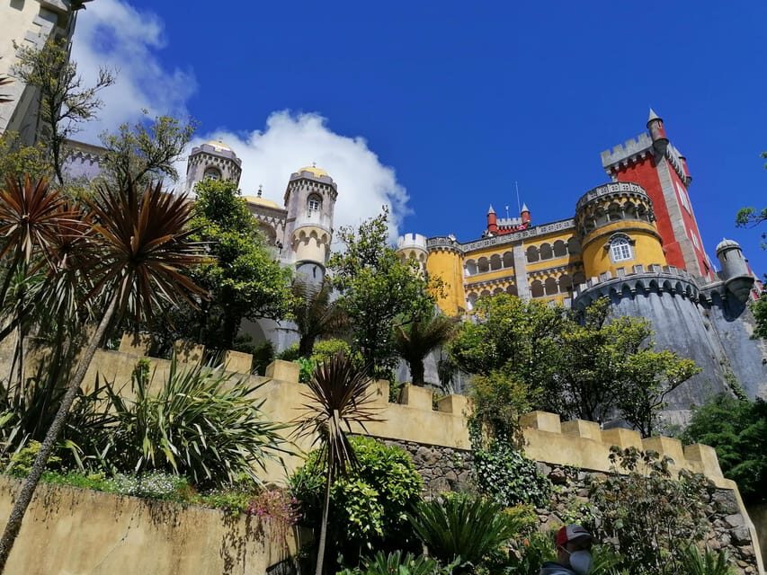 Full Day tour in Sintra with Pick-up in Lisboa - Guided Walk Through Sintra’s Historical Center and the National Palace Look