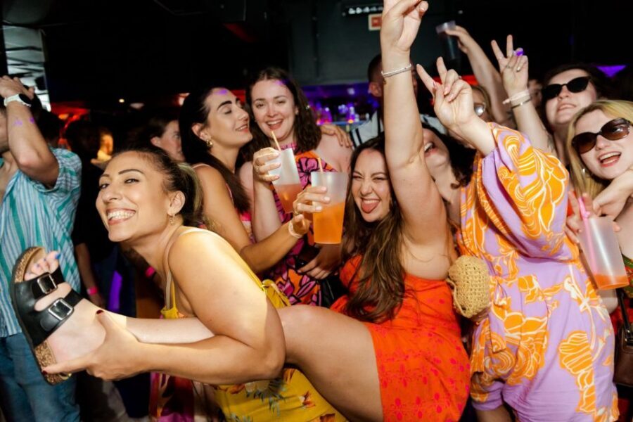 Halloween Haunts: Lisbon Pub Crawl Experience - The three-bar format: Bloodymary, open bar sangria, and last-bar shots